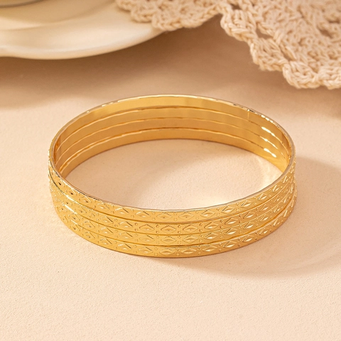 Vergoldete Legierung Armreif Armbänder Raute Textur Einfache Minimalistische Stapelbar Schmuck Für Frauen Mode Accessoire
