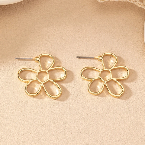 Pendientes De Botón De Flor Hueca Chapados En Oro Aleación De Zinc Joyería Minimalista Simple Para Mujeres Diseño Floral Elegante