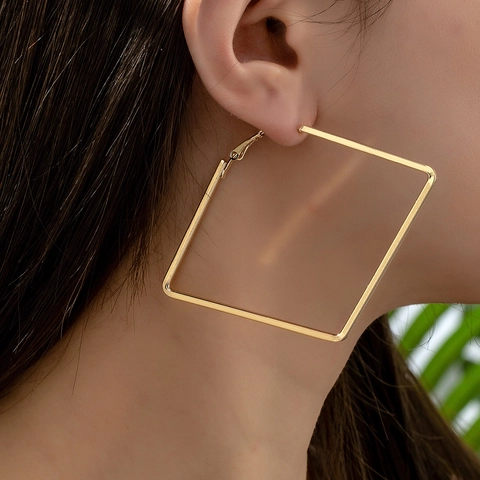 Übergroße Quadratische Creolen Geometrische Legierung Polierter Statement-Schmuck Für Damen Moderner Minimalistischer Stil