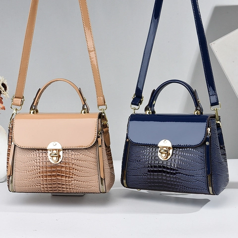 Women Crocodile Pattern PU Leather Crossbody Shoulder Bag Retro Square Handbag With Gold Metal Lock Elegant Messenger