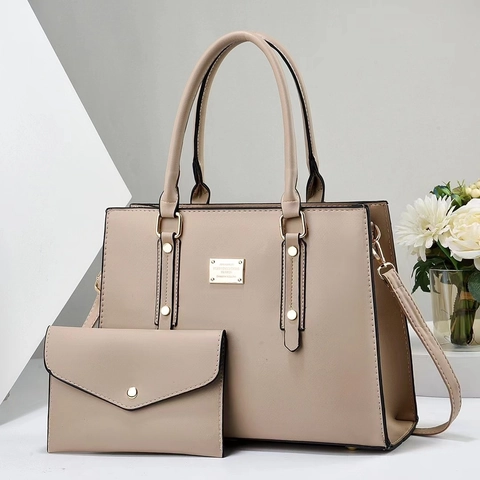 Women PU Leather Tote Handbag And Small Envelope Clutch Bag Large Capacity Metal Plaque Decor Solid Color Elegant Shoulder Bag