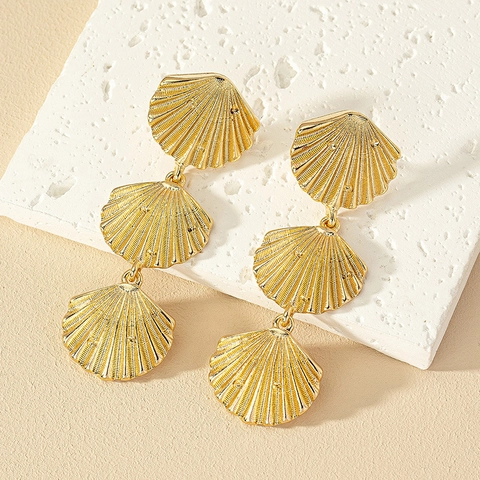 Triple Scallop Shell Drop Earrings Alloy Gold Tone Radiant Texture Bohemian Ocean Style Vintage Jewelry For Women