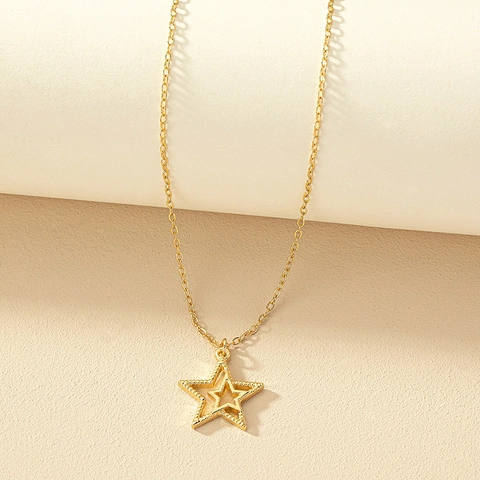Alloy Star Pendant Necklace Layered Hollow Beaded Design Gold Color Trendy Simple Style Women Jewelry Accessory