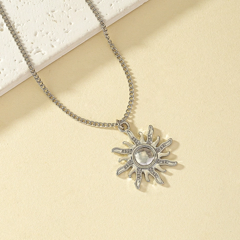 Sun Pendant Necklace Alloy Sunflower Dainty Radiant Charm Fashion Jewelry Accessory For Women
