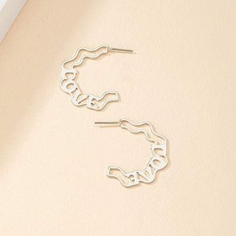 Boucles Oreilles En Alliage Lettre Love Forme C Pour Femmes Bordure Ondulée Style Punk Bijoux Métal