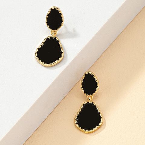 Vintage Alloy Drop Earrings For Women Geometric Water Drop Black Enamel Gold Tone Dangle Earrings Retro Style Jewelry