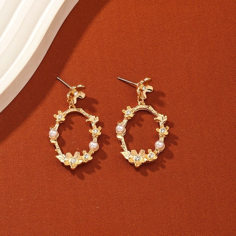 Flower Artificial Pearl Drop Earrings Alloy Gold Plated Rhinestone Hollow Oval French Vintage Niche Style Women Jewelry