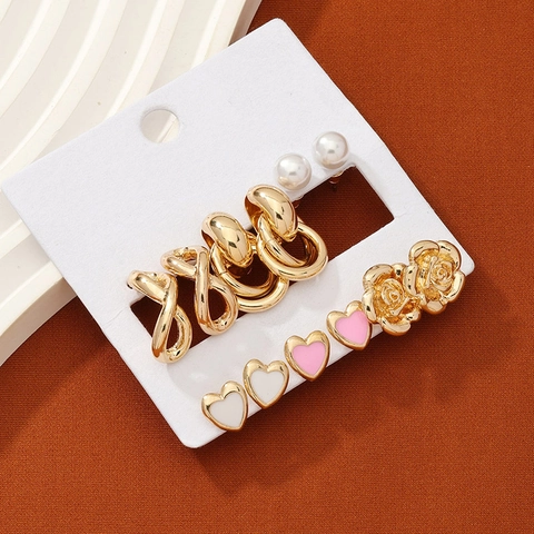 Boucles D'oreilles Mode Pour Femmes Alliage Ton Or Avec Cœurs En Émail Et Künstliche Perles D'imitation Motifs De Fleurs De Rose Clous En Métal