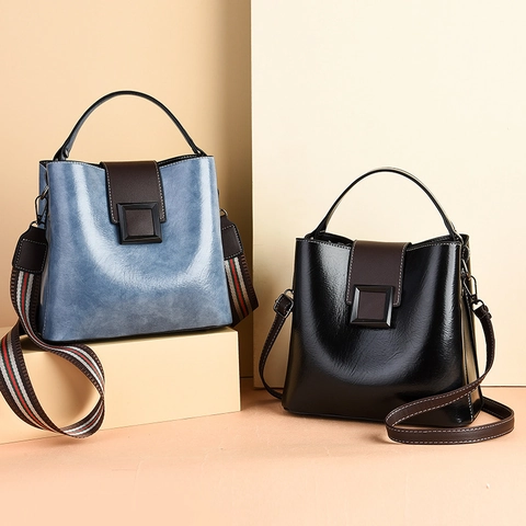 Retro Women Bucket Bag PU Leather Square Buckle Crossbody Handbag Large Capacity Casual Style With Interchangeable Shoulder Straps
