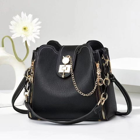 Women Pebbled Genuine Leather Bucket Bag Cat Head Lock Artificial Pearl Decorative Chain Fashion Crossbody Shoulder Bag Cute