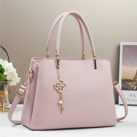Borsa da Donna in Pelle PU con Trama Litchi Grande Capacità Borsa a Spalla Con Ciondolo a Fiore e Perla Oro Gioielli