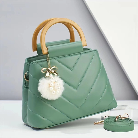 Bolso De Mano Acolchado De Cuero PU Para Mujer Con Asa Textura Madera Colgante Pompon Perla Artificial Bolso Hombro