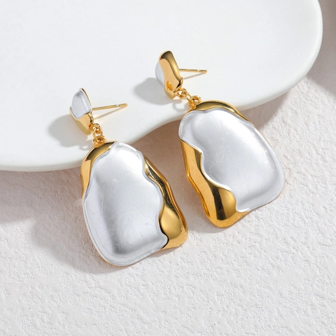 Orecchini Pendenti Geometrici Irregolari In Acciaio Inossidabile Placcato Oro 18K Con Smalto Bianco Stile Arte Moderna Per Donne