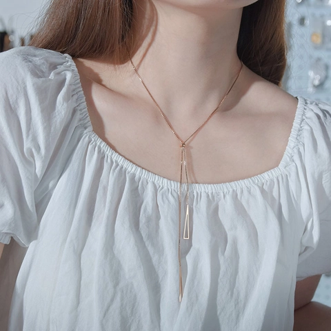 Κολιέ Σε Σχήμα Υ Από Ανοξείδωτο Ατσάλι Rose Gold Για Γυναίκες Με Ρυθμιζόμενη Συρόμενη Χάντρα Και Κοίλο Γεωμετρικό Μενταγιόν Τριγώνου