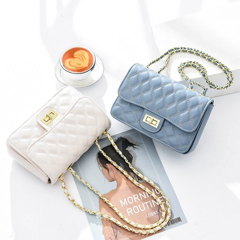 Women Quilted Crossbody Bag PU Leather Elegant Chain Shoulder Purse With Golden Twist Lock Classic Small Square Bag