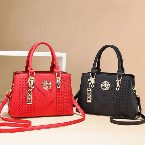 Women Handbag Lychee Texture PU Leather Large Capacity Crossbody Bag With Gold Hardware And Pendant Elegant Tote