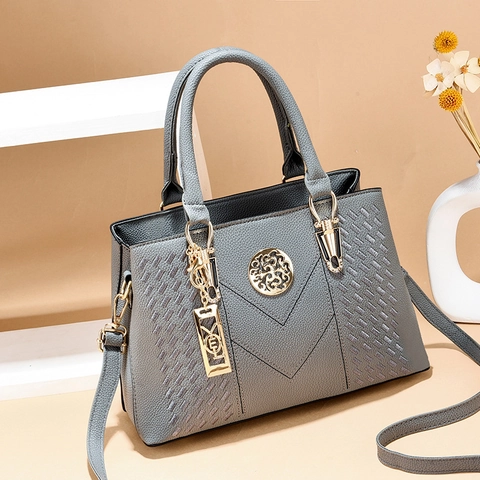Women Handbag Lychee Texture PU Leather Large Capacity Crossbody Bag With Gold Hardware And Pendant Elegant Tote