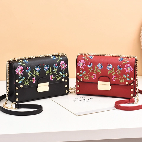Borsa A Tracolla Donna Pelle PU Ricamo Floreale Borchie Dorate Tracolla Catena Metallo Retro Piccola Borsa Quadrata