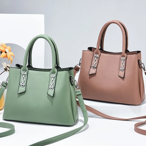 Women Handbags PU Leather Fashion Tote Crossbody Bag With Silver Chain Decoration Solid Color For Commuting