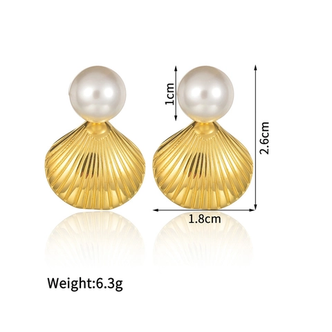 Pendientes De Botón De Concha De Perla Artificial De Acero Inoxidable Elegante Chapado En Oro Diseño De Nicho Para Mujeres