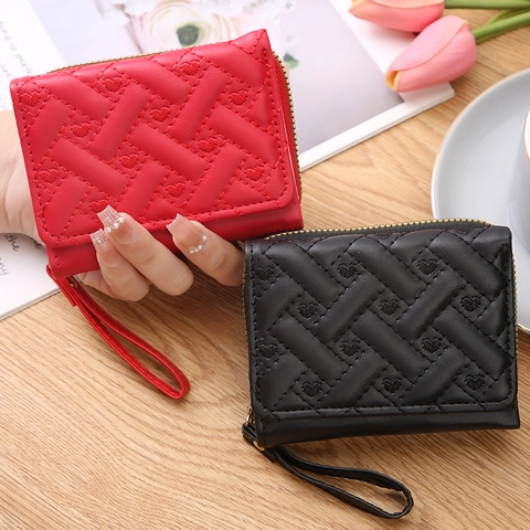 Women Quilted Heart Embroidery Short Wallet PU Leather Zipper Coin Purse With Wristlet Strap Multi Card Slot
