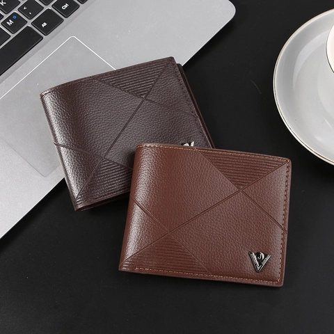 Herren Kurz Bifold Portemonnaie Lychee Narbung PU Leder Mehrere Kartenfächer Business Casual Schlanke Geldbörse Mit Metall V Logo