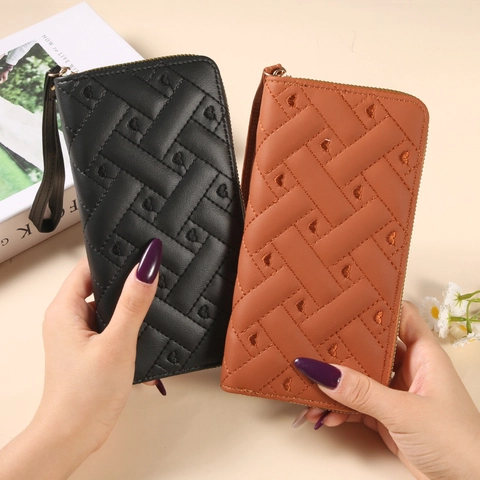 Damen Lange Geldbörse Gesteppt Herz Stickerei PVC Leder Reißverschluss Clutch Mit Handschlaufe Große Kapazität Kartenhalter