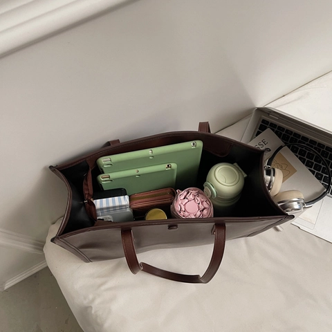 Grote Dames Tote Bag Van PU-Leer Vintage Minimalistische Schoudertas Voor Woon-Werkverkeer Gouden Klinknagels
