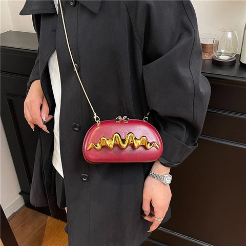 Damen Umhängetasche aus PU-Leder mit Goldenem Wellenmetallgriff Abendclutch Kettenschultertasche Flüssigmetall Party-Handtasche
