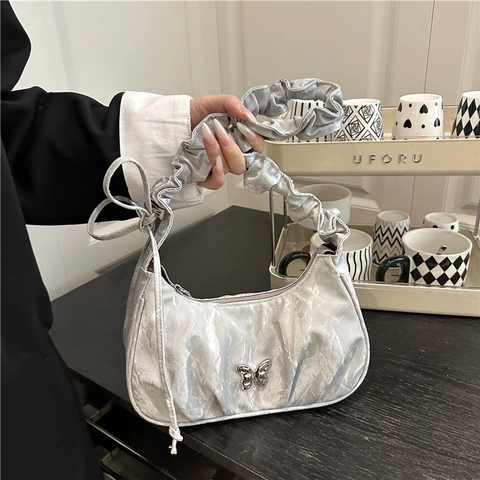 Bolso De Axila Para Mujer Material Brillante Metalizado Fruncido Decoración De Mariposa De Metal Bolso De Hombro