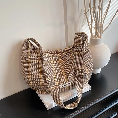 Grande Capacité Vintage à Carreaux en Laine Sac à Épaule Style Coréen Commuter Sac Bandoulière Hobo pour Femme Avec Étiquette Power Off