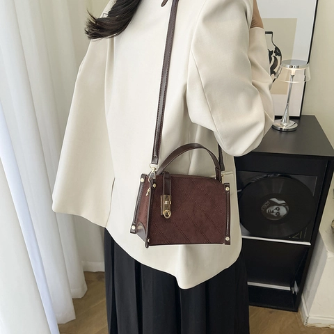 Retro Quilted Crossbody Bag Women PU Leather Suede Texture Gold Lock Vintage Small Box Handbag Trendy Chic Commuter