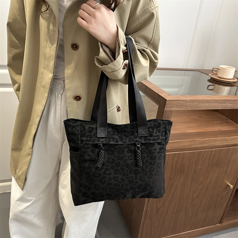 Leopard Print Large Tote Bag Women Polyester Durable Shoulder Bag With Zipper Side Pockets Casual Commuter Style