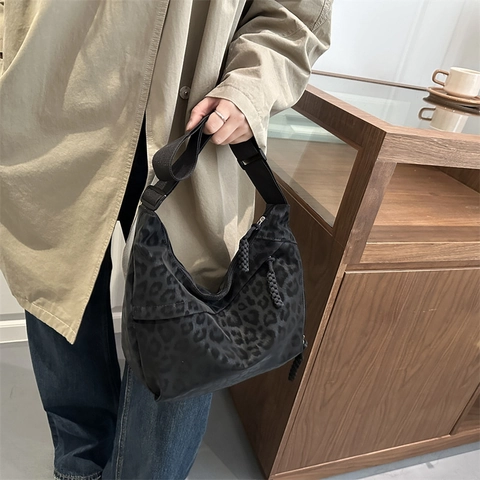 Women Leopard Print Hobo Bag Large Capacity Nylon Crossbody Bag With Adjustable Strap Retro Casual Versatile Shoulder Bag