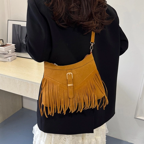 Women Fringe Crossbody Bag Suede Tassel Shoulder Bag Bohemian Vintage Matte PU Metal Buckle Decorative
