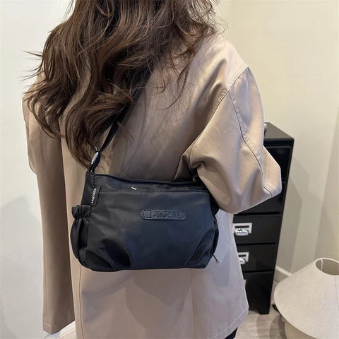 Damen Falten Nylon Schultertasche Minimalistischer Koreanischer Stil Praktische Kapazität Umhängetasche Mit Verstellbarem Gurt