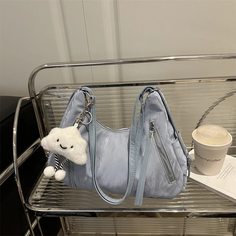 Borsa Hobo In Pelle PU Stropicciata Texture Metallica Borsa A Spalla Con Ciondolo A Nuvola Borsa Sottobraccio Alla Moda