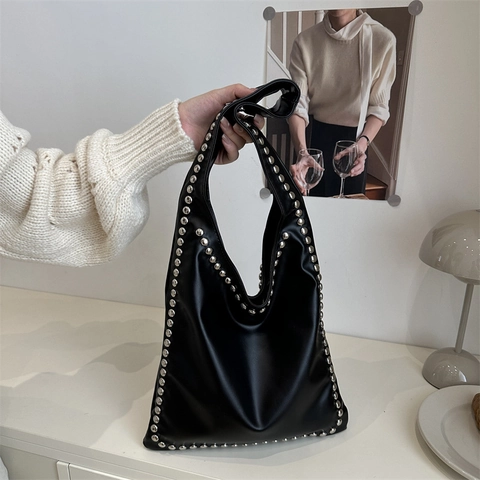 Vintage Rivet Studded Hobo Shoulder Bag PU Leather Large Capacity Casual Underarm Tote For Women