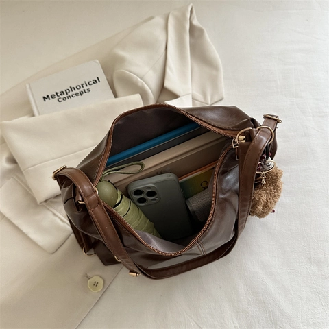 Large Capacity PU Leather Shoulder Bag For Women Retro Hobo Tote With Bear Charm Daily Commute Versatile Soft Handbag