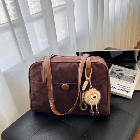 Sac À Épaule Vintage En Simili Daim Grande Capacité Sac À Main Sous Les Bras Avec Joli Pendentif En Peluche Style Minimaliste Femme