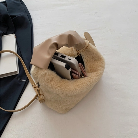 Women Plush Handbag Faux Fur Crossbody Bag With Wrinkled Leather Handle And Detachable Strap Soft Winter Fashion Accessory