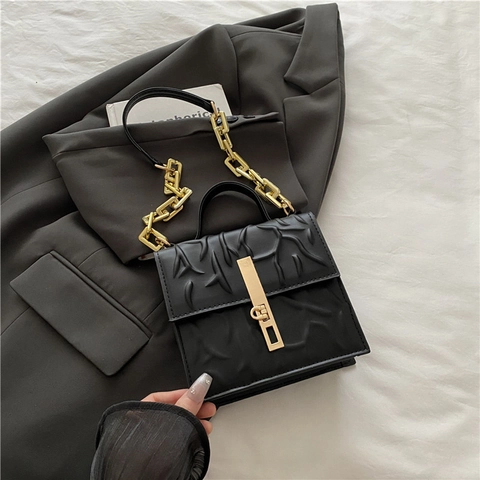 Schoudertas PU Leer Reliëf Textuur Gouden Ketting Sluiting Kleine Vierkante Handtas Dames Elegant Minimalistisch
