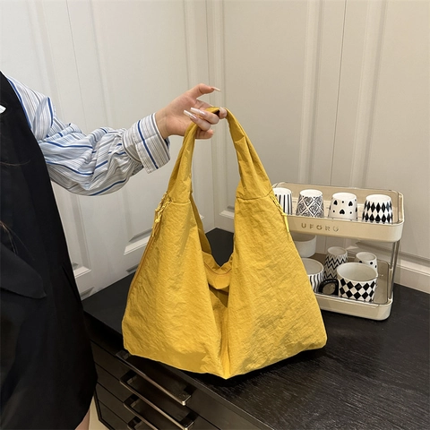 Large Capacity Hobo Bag For Women Crinkled Polyester Shoulder Tote Slouchy Dumpling Shape Casual Commuting Fashionable