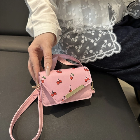 Mini Bolso Bandolera Mujer Cuero PU Estampado Cereza Pequeño Cuadrado Moda Solapa Cartera Decoración Metal Dorado Correa Ajustable