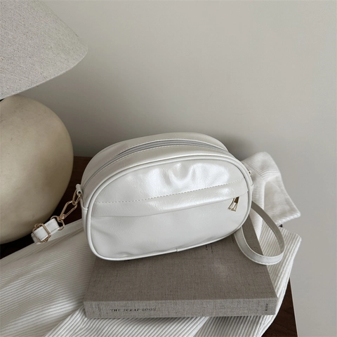 Petit Sac Bandoulière Ovale En Cuir PU Brillant Finition Métallique Sac À Épaule Mode Minimaliste Femme Quotidien Urbain