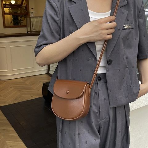 Solid Color Crossbody Saddle Bag For Women Retro PU Leather Adjustable Shoulder Bag Minimalist Daily Commuting Purse