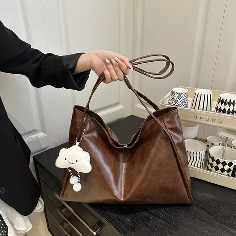 Borsa Tote Grande Capacità Donna Borsa A Spalla Pelle PU Pendolare Quotidiana Minimalista Con Ciondolo A Nuvola