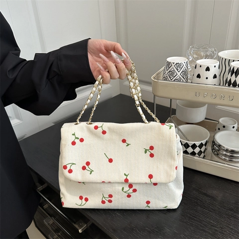 Borsa A Tracolla Vintage In Velluto A Coste Con Stampa Ciliegia Tracolla In Catena Di Metallo Per Donna