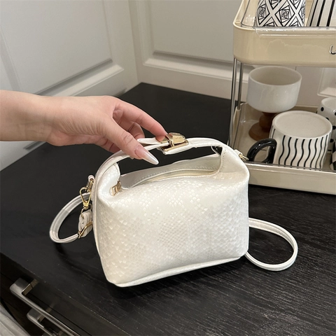 Women Snake Pattern PU Leather Crossbody Bag Gold Hardware Shoulder Handbag Solid Color Minimalist Casual Commuter