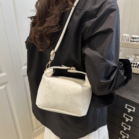 Women Snake Pattern PU Leather Crossbody Bag Gold Hardware Shoulder Handbag Solid Color Minimalist Casual Commuter